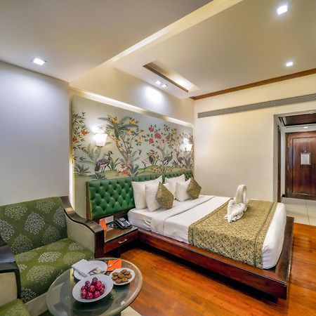 Hotel Saffron Leaf Dehradun Exterior foto
