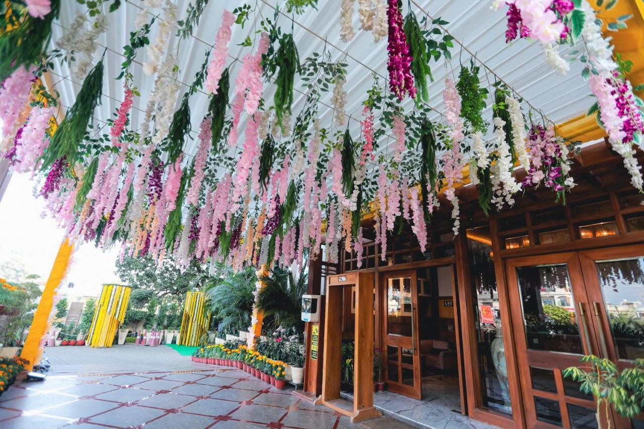 Hotel Saffron Leaf Dehradun Exterior foto