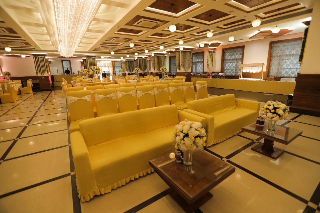 Hotel Saffron Leaf Dehradun Exterior foto