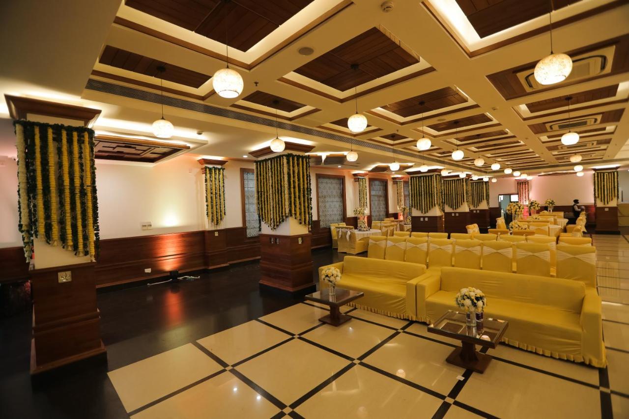 Hotel Saffron Leaf Dehradun Exterior foto