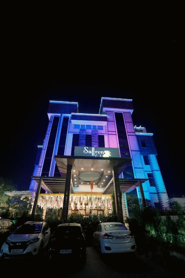 Hotel Saffron Leaf Dehradun Exterior foto