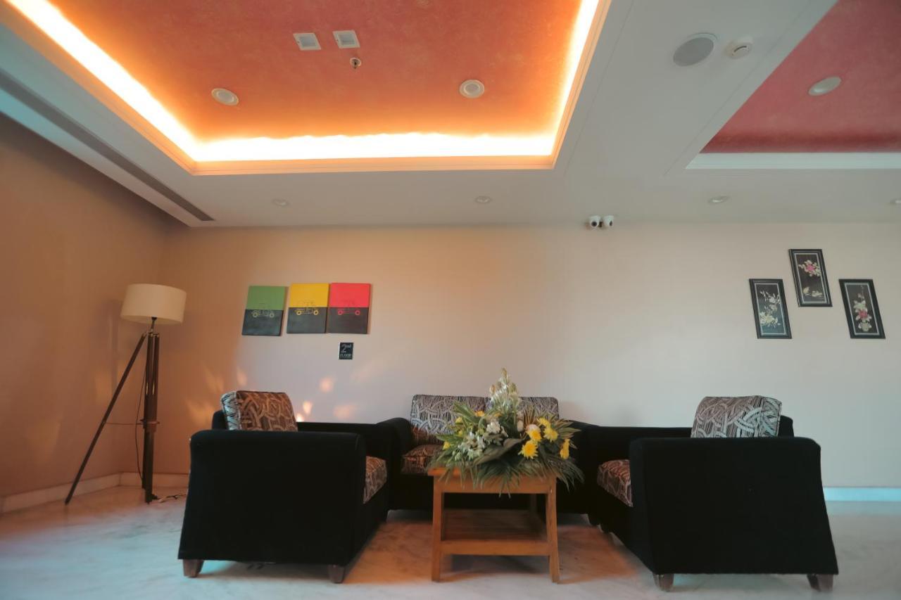 Hotel Saffron Leaf Dehradun Exterior foto