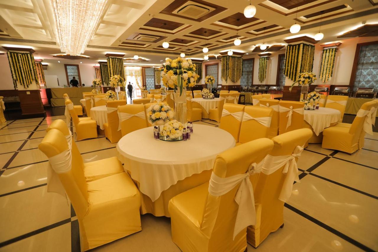 Hotel Saffron Leaf Dehradun Exterior foto