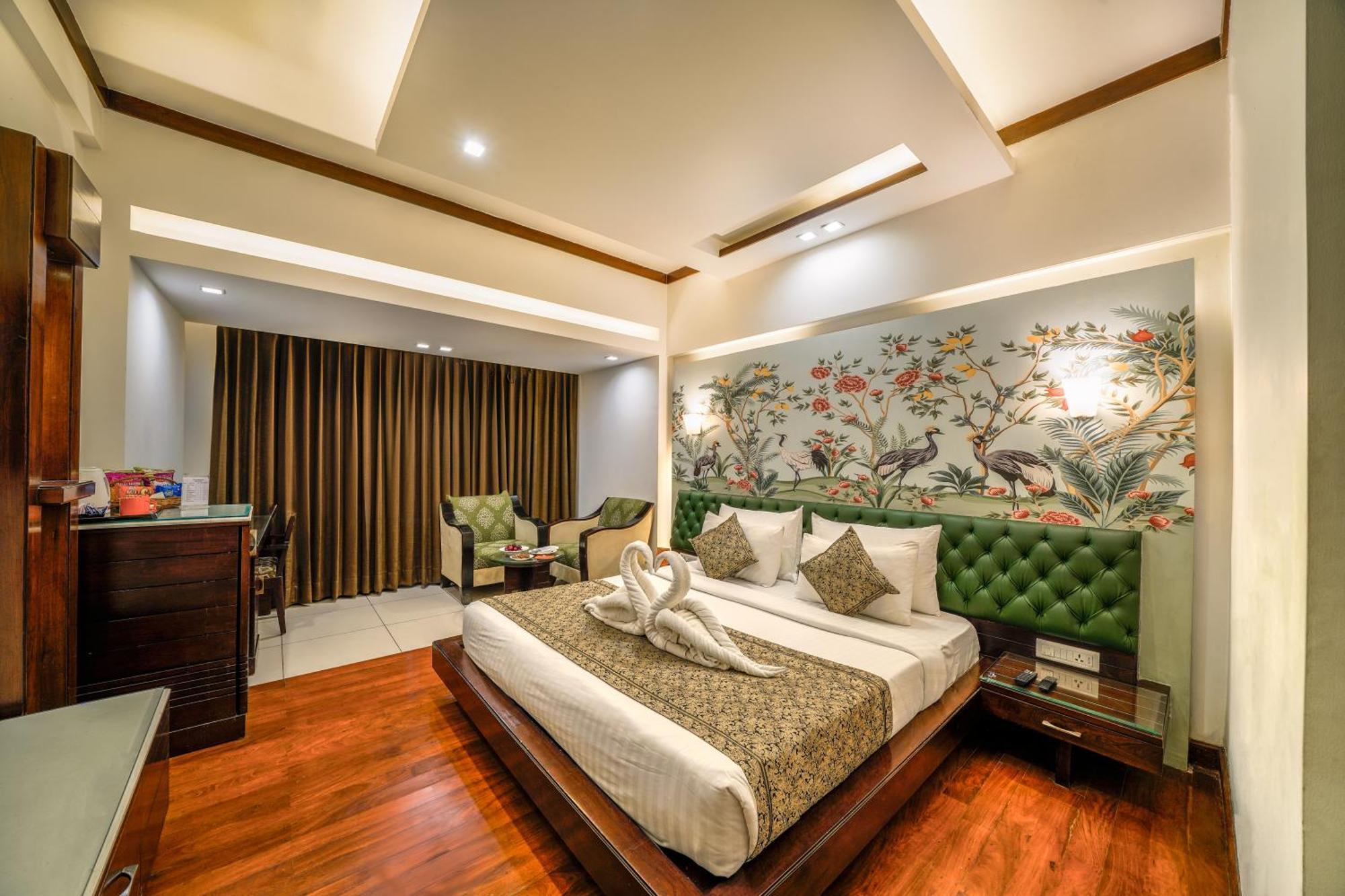 Hotel Saffron Leaf Dehradun Exterior foto