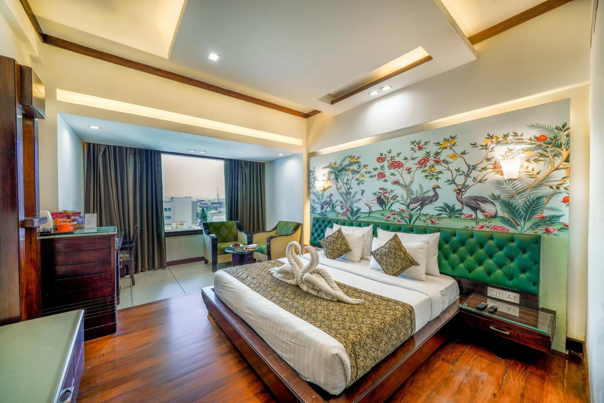 Hotel Saffron Leaf Dehradun Exterior foto
