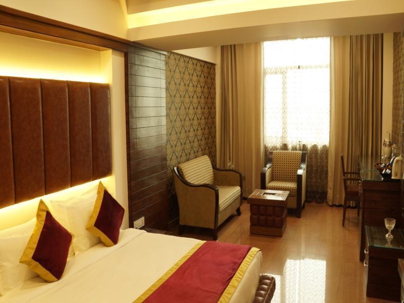 Hotel Saffron Leaf Dehradun Exterior foto