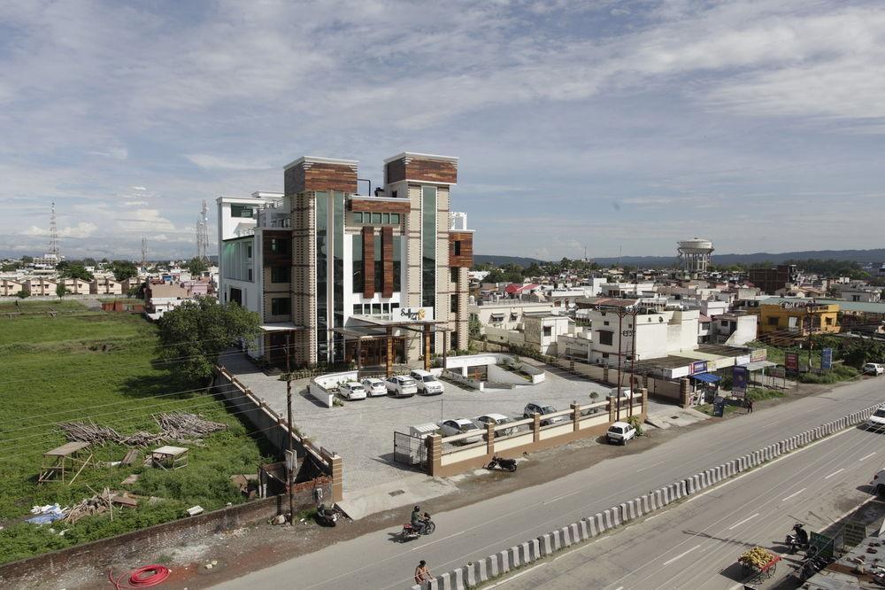 Hotel Saffron Leaf Dehradun Exterior foto
