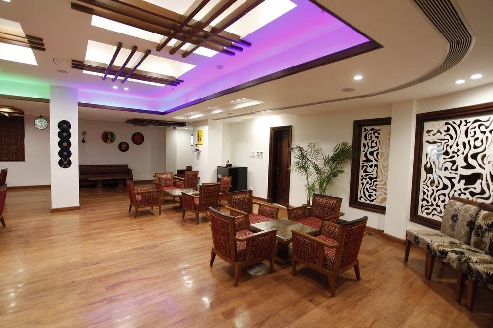 Hotel Saffron Leaf Dehradun Exterior foto