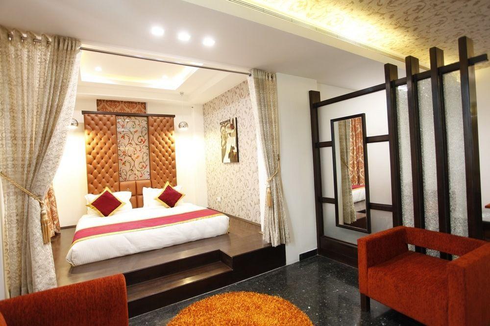 Hotel Saffron Leaf Dehradun Exterior foto